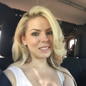 Meet your Posher, Courtney